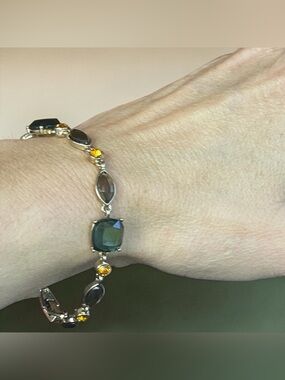 Faceted Open Back Green & Amber Glass Gold Tone Link Bracelet